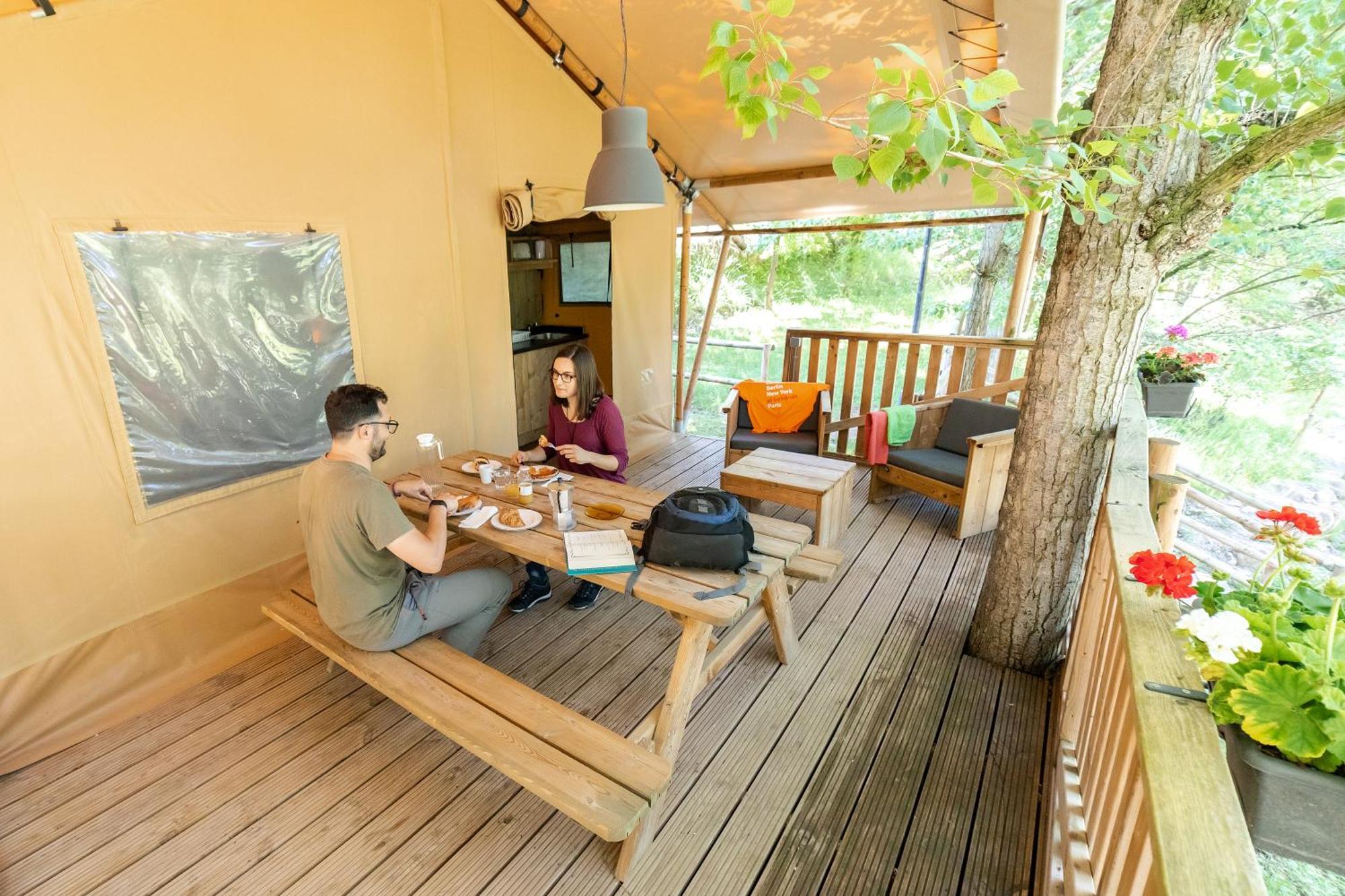 Bungalows - Camping El Solsones Solsona Exterior foto